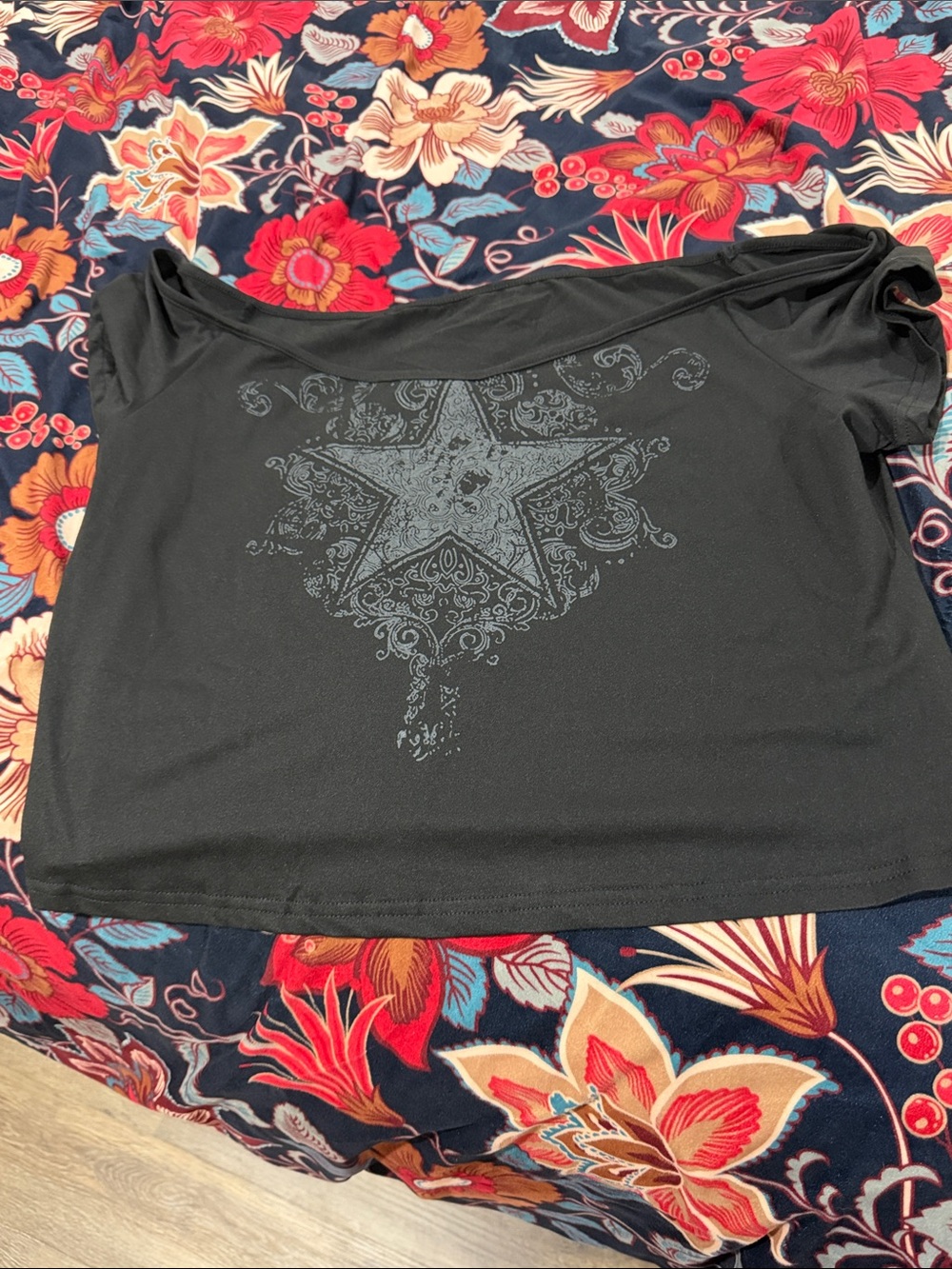 Goth Womens Off-Shoulder Black Star Graphic Top
